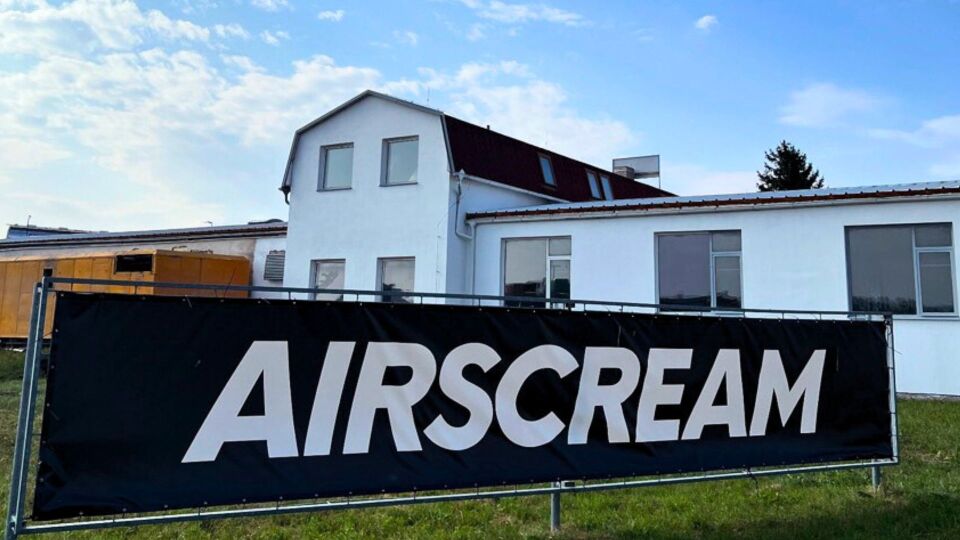 Figure 1 AIRSCREAM’s strategic EU manufacturing and bonded warehouse located in Czech Republic